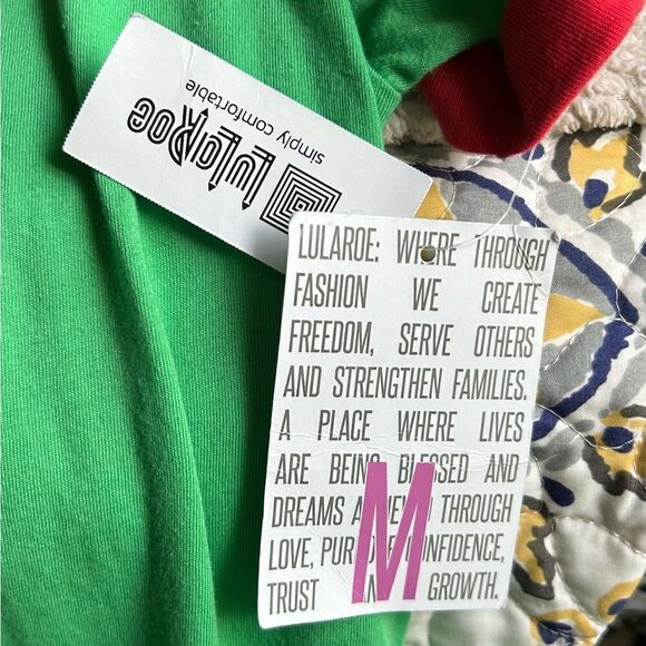 NWT … LULAROE “Liv” T-Shirt / Top - Picture 4 of 5